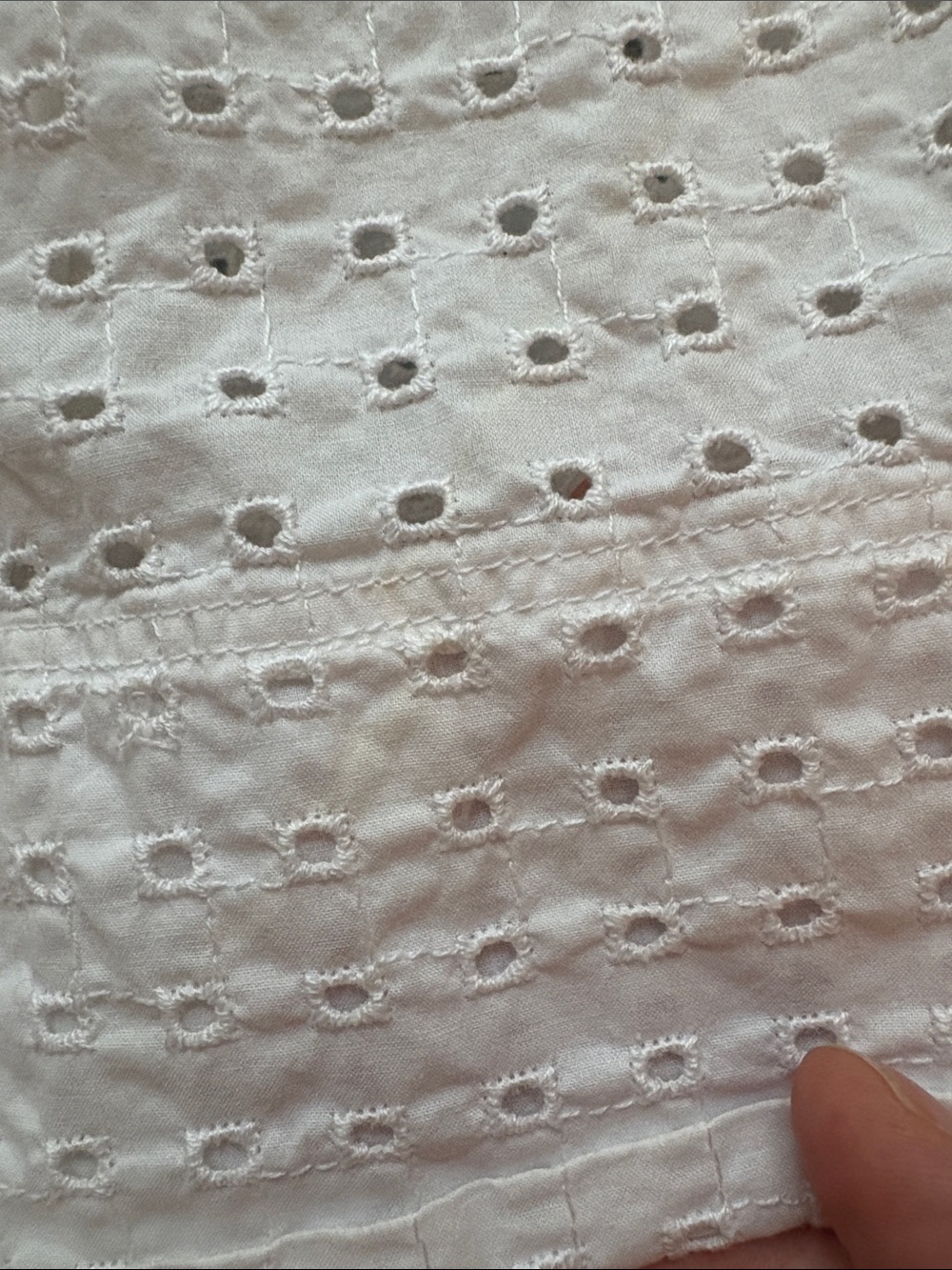 Uniqlo White Eyelet Skirt - Picture 6 of 7